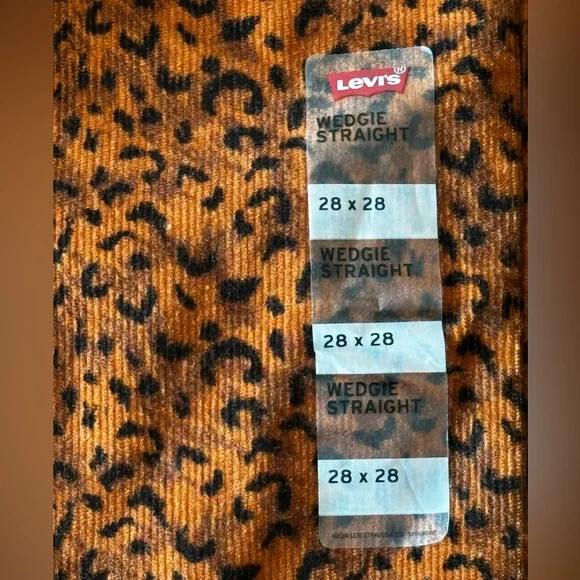 NEW Levi's Corduroy Wedgie Straight Animal Print Pant 28x28 - Picture 8 of 16